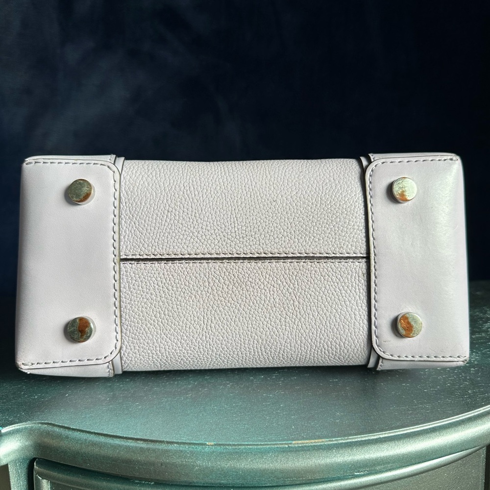 Michael Kors Lilac Pebbled Leather Tote | Pre-Loved with Dust Bag & Keychain - Picture 4 of 9